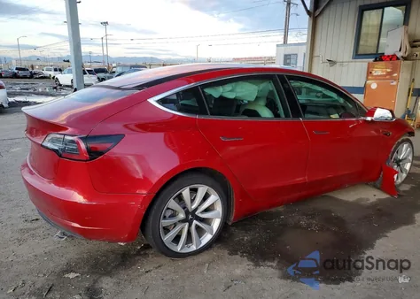 2018 Tesla Model 3 из США, поврежденный, VIN 5YJ3E1EB2JF147535